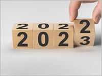 Happy,New,Year,Concept,,Flipping,Of,Wooden,Cube,Block,Change